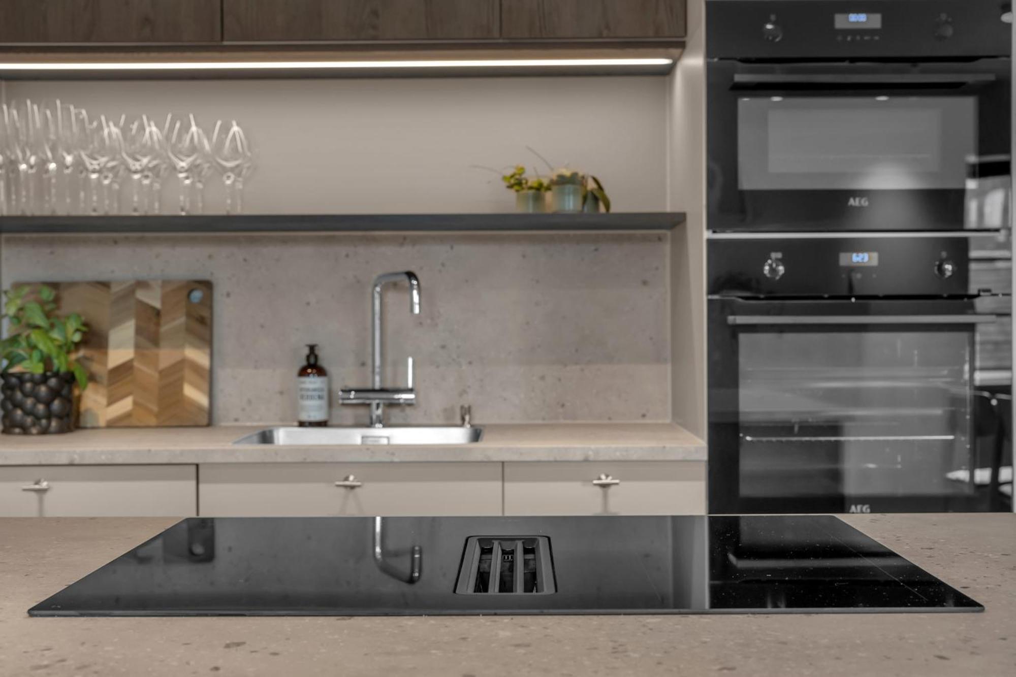 The Loft - Central Top Floor Apartment With 4 Bedrooms Тромсё Экстерьер фото